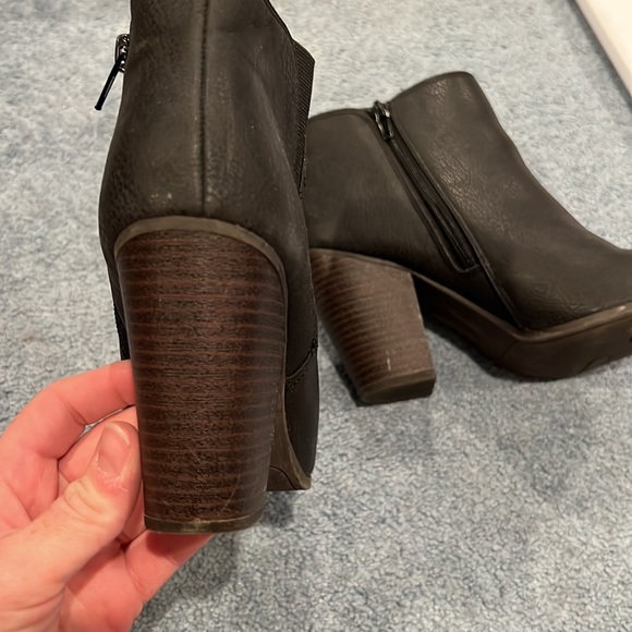 Booties - Picture 4 of 6